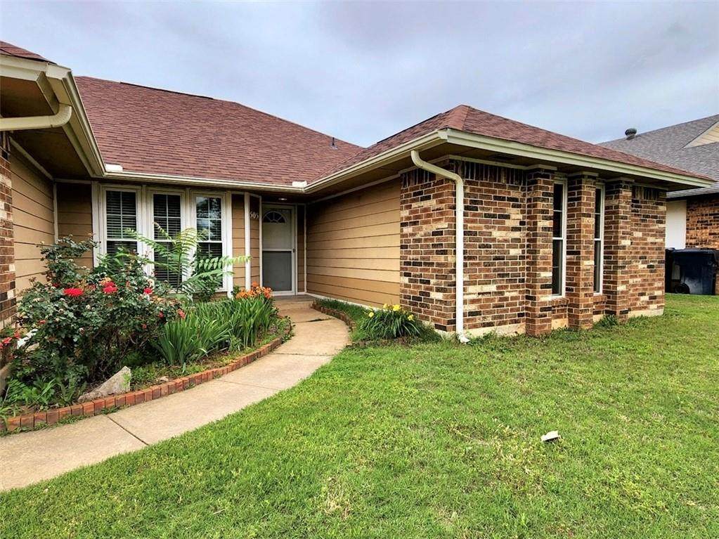 505 Westview Drive - Photo 1