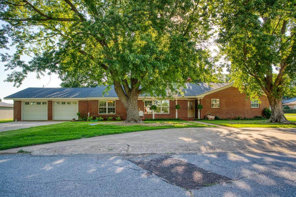 1021 Forrest Avenue - Photo 1