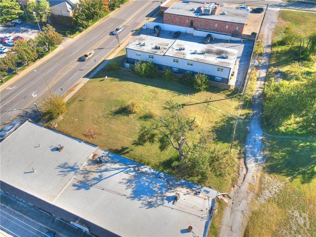 926 10th Street - Photo 1