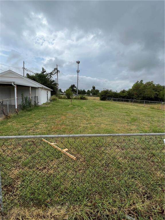 204 Oak Street - Photo 1
