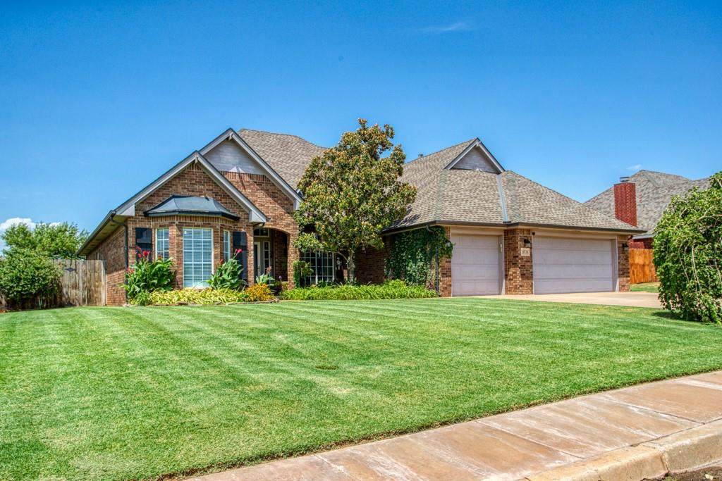 1608 Lakeview Drive - Photo 1