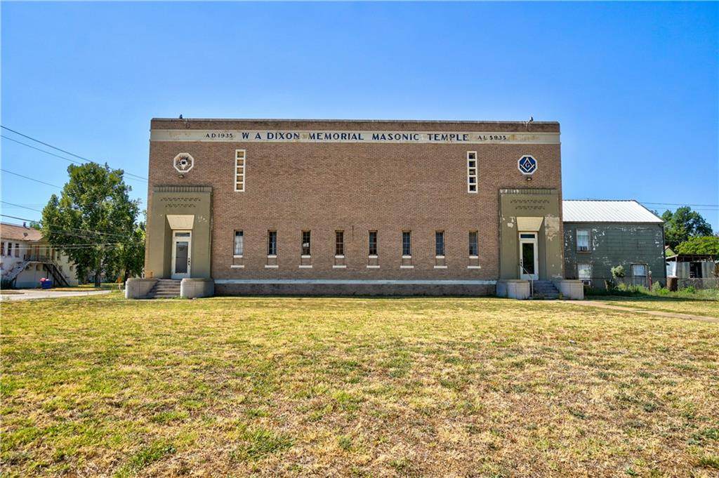 300 Oklahoma Avenue - Photo 1