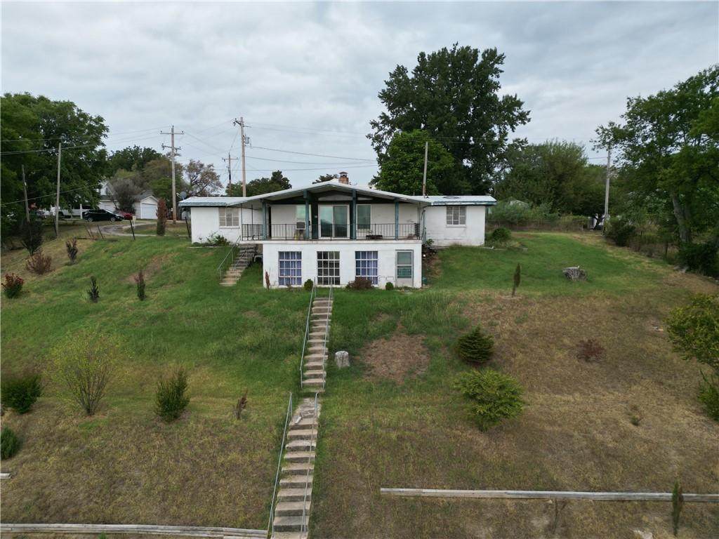 204 Elm Street - Photo 1