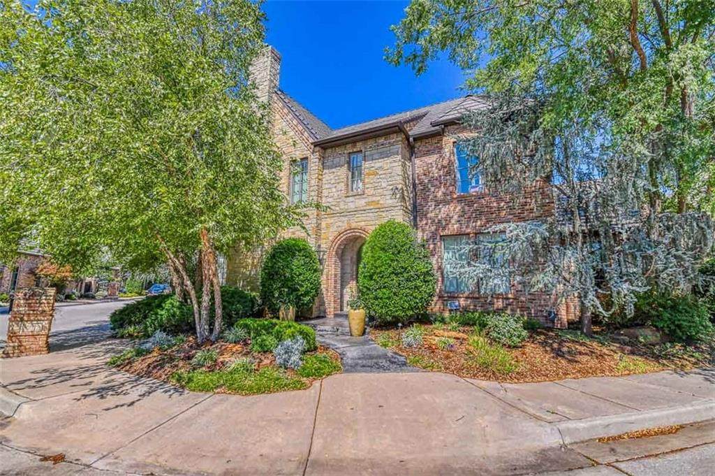 337 Saint Clair Drive - Photo 1