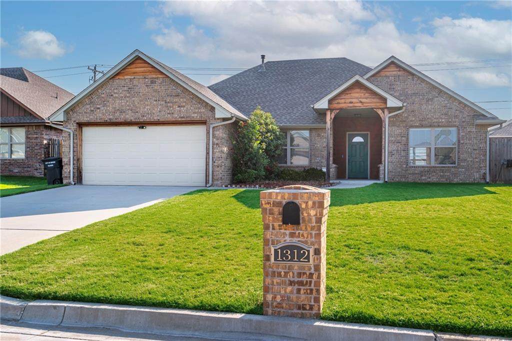 1312 Ridgeway Drive - Photo 1