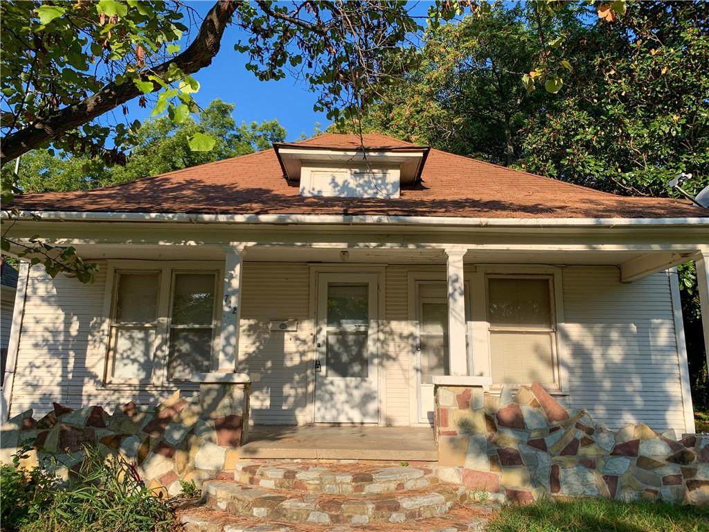 712 Louisa Avenue - Photo 1