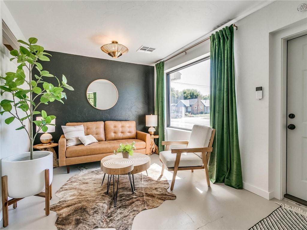 527 Main Street - Photo 1
