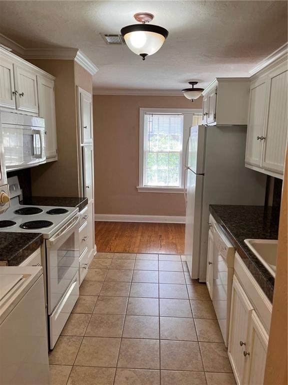 427 14th Street - Photo 1