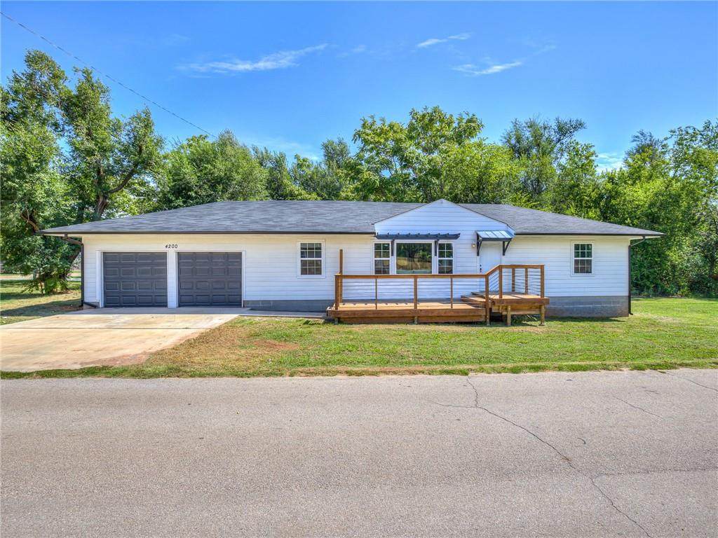 4200 Jones Boulevard - Photo 1