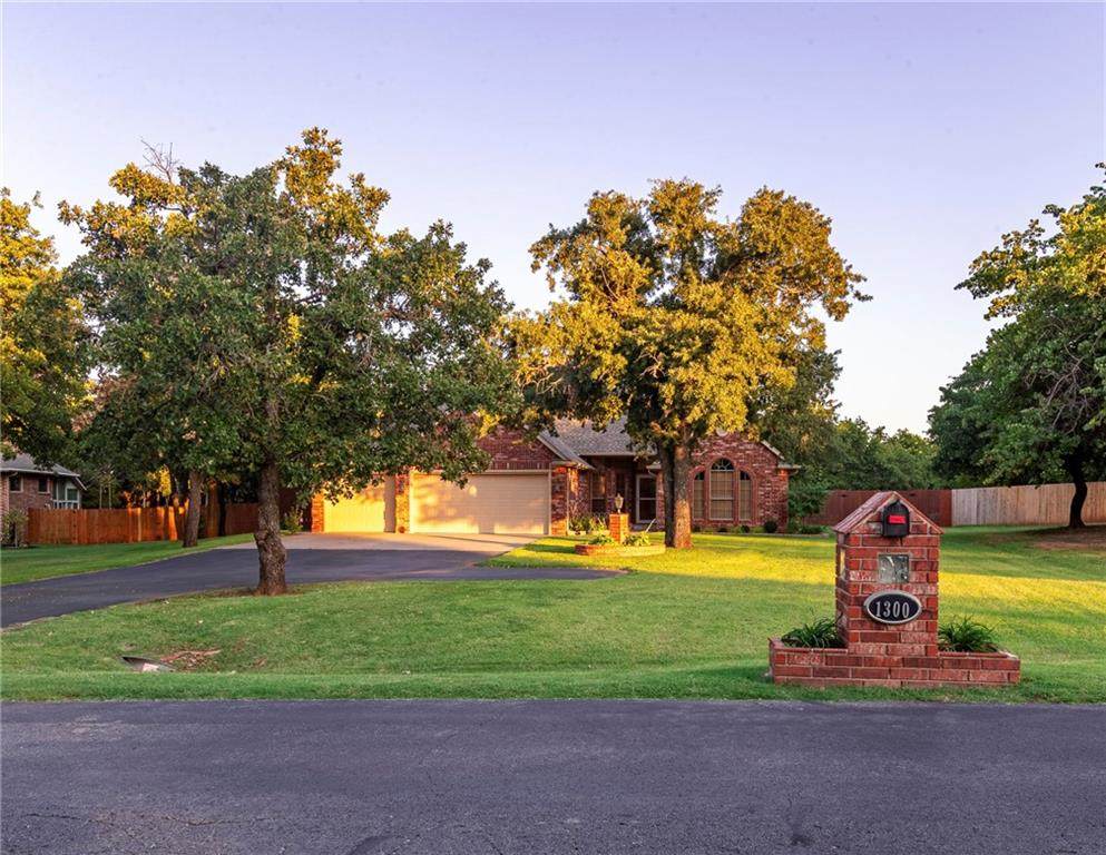 1300 Townsend Glen - Photo 1