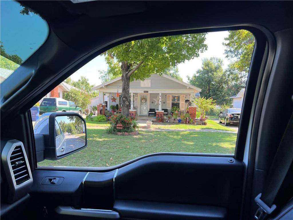 1423 18th Street - Photo 1