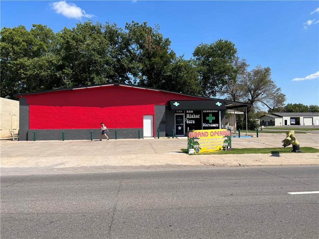 427 4th Street - Photo 1