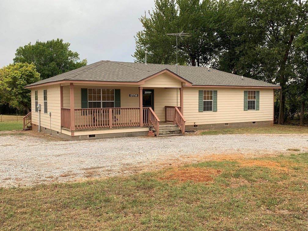 17750 Blanton View Avenue - Photo 1