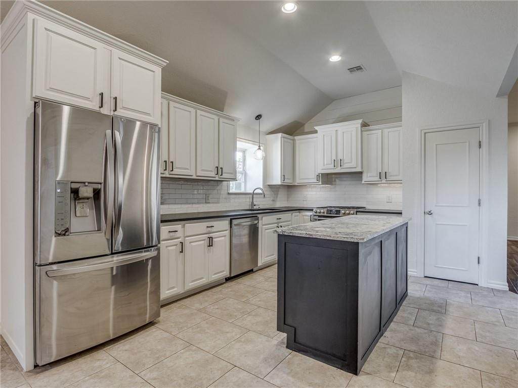 3028 Weymouth Way - Photo 1