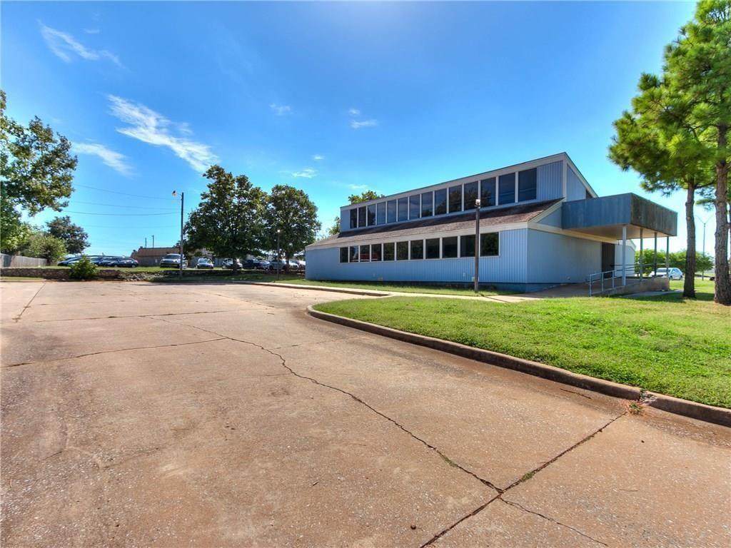 2904 Parklawn Drive - Photo 1