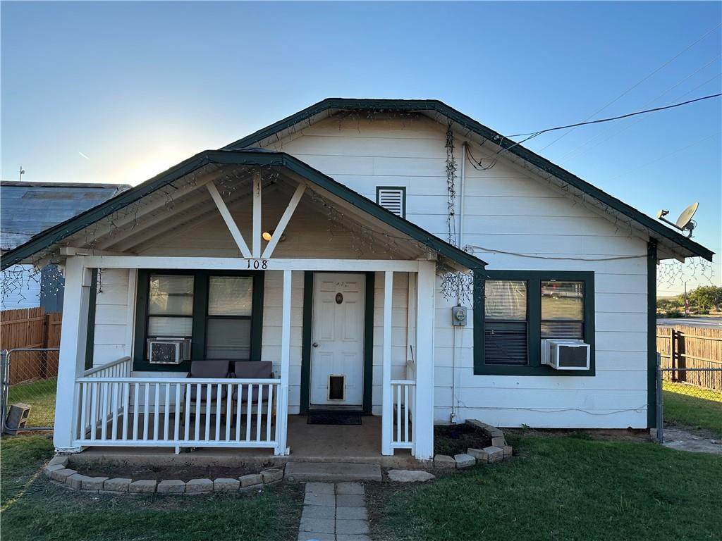 108 4th Street - Photo 1