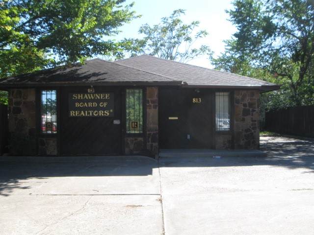 813 Darrow Street - Photo 1