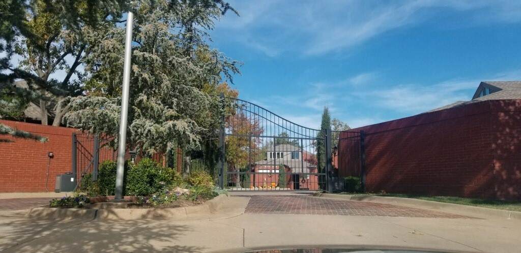2825 Grand Boulevard - Photo 1