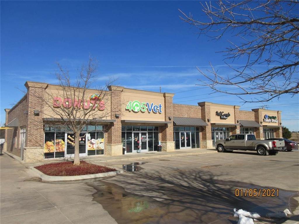 7101 150th Street - Photo 1