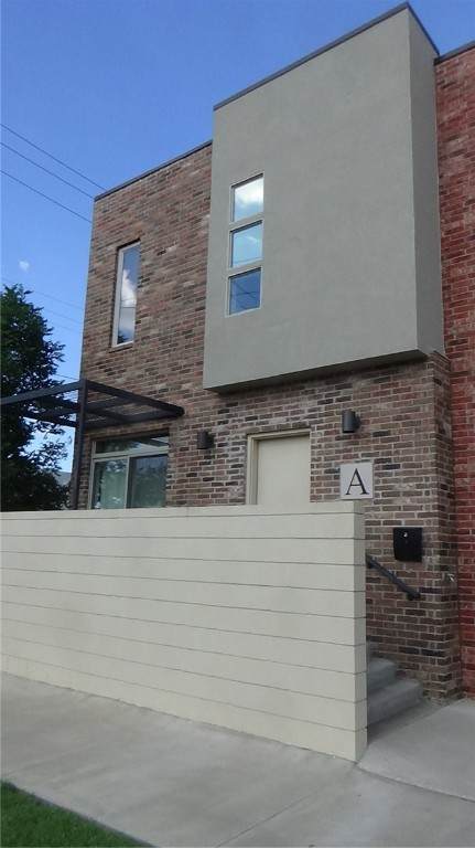1008 Francis Avenue - Photo 1