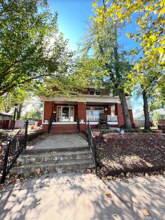 618 32nd Street - Photo 1
