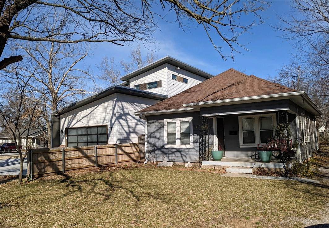 423 Iowa Street - Photo 1