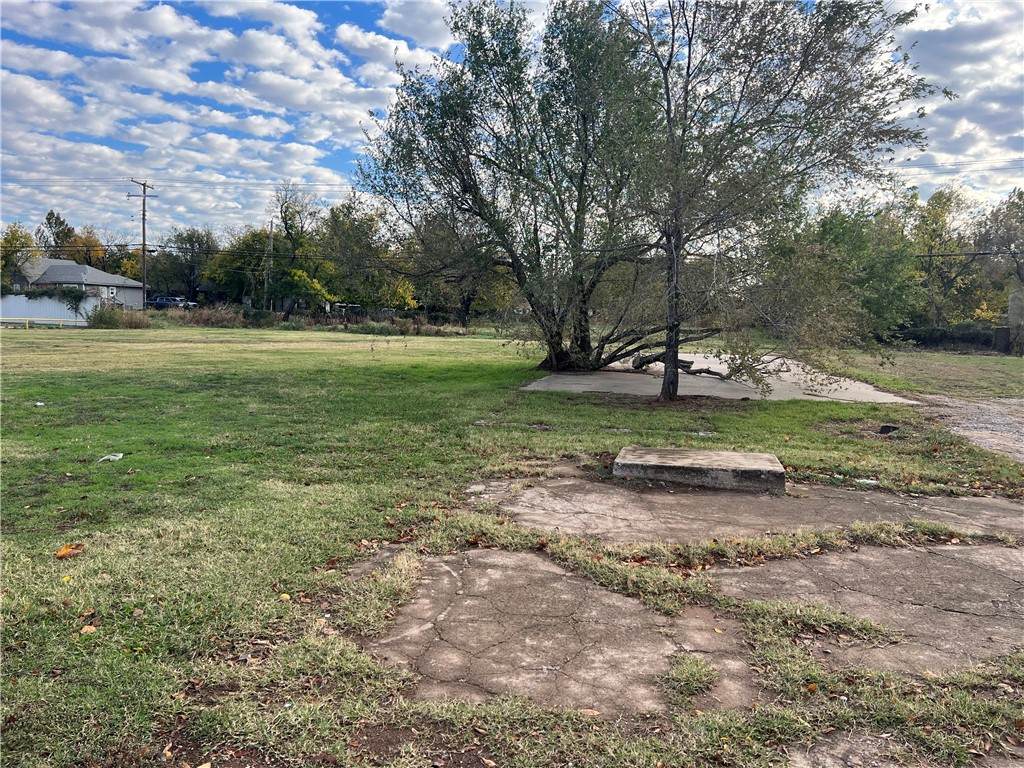 4914 Shields Boulevard - Photo 1