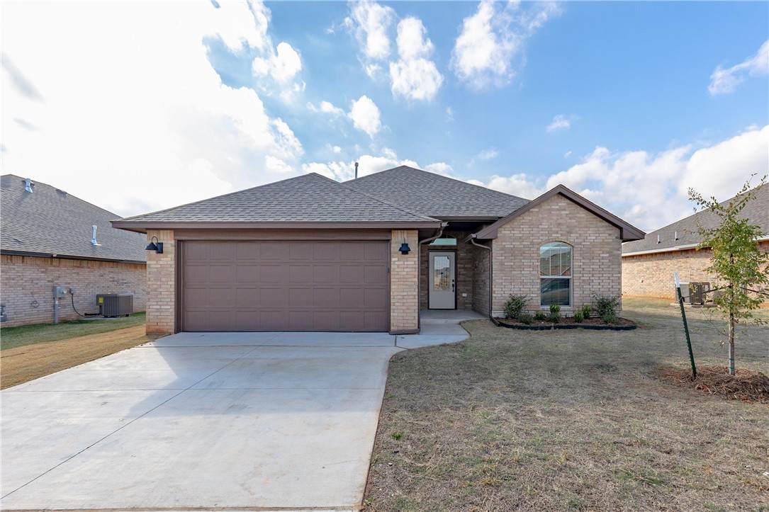 8804 44th Terrace - Photo 1