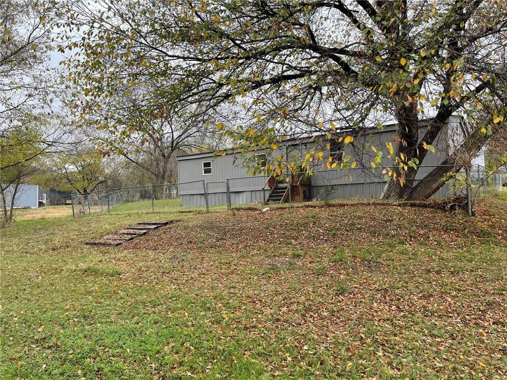 604 Charleston Avenue - Photo 1