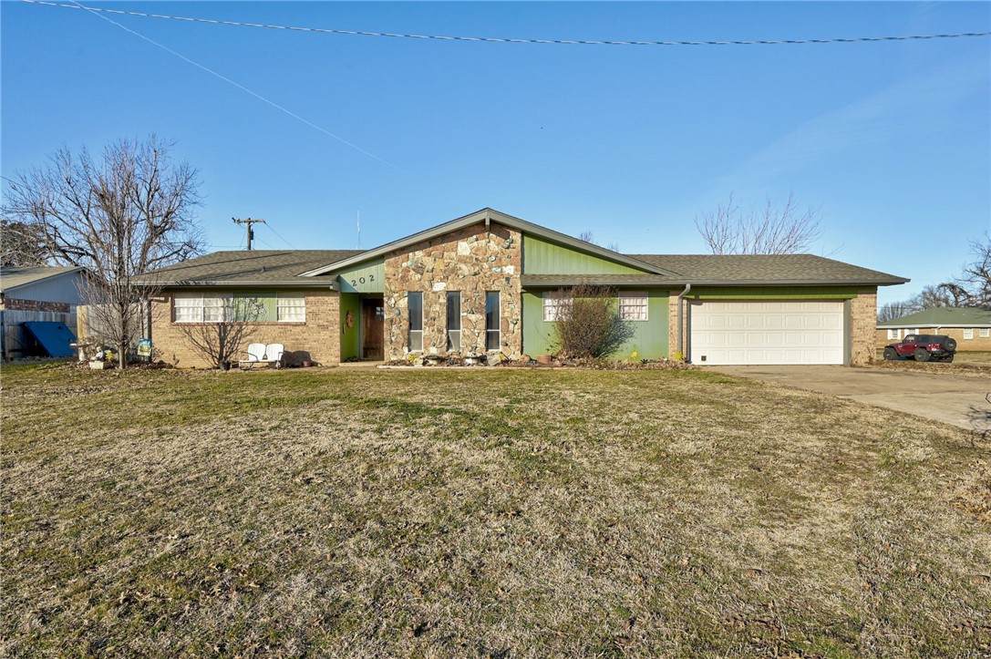 202 Elmhurst Drive - Photo 1