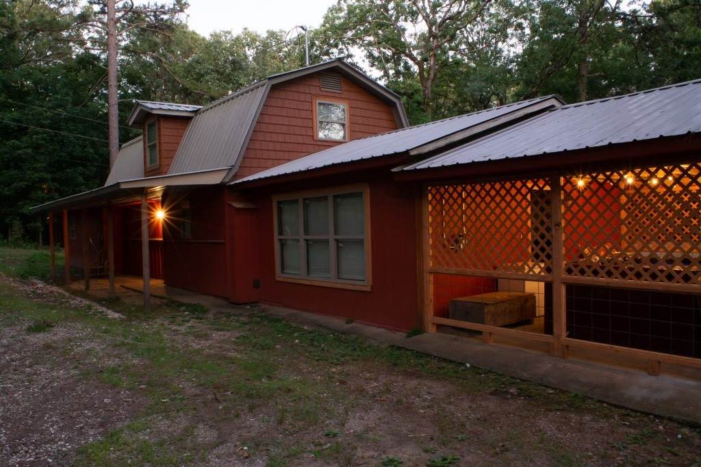 642 Chinook Road - Photo 1