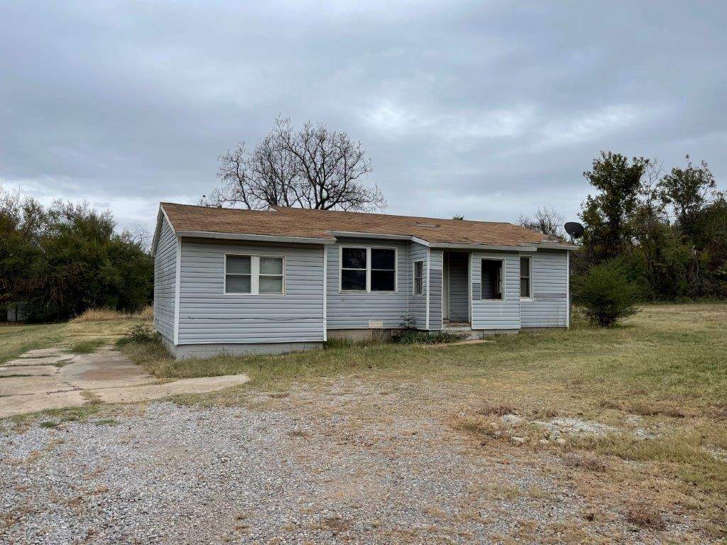 2000 Midwest Boulevard - Photo 1