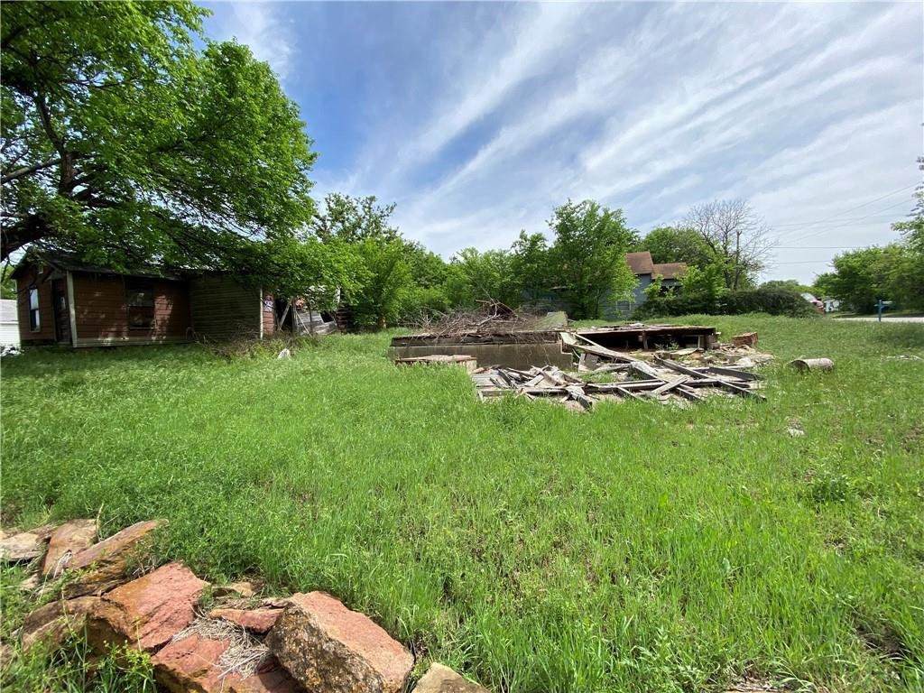 858 4th Street - Photo 1