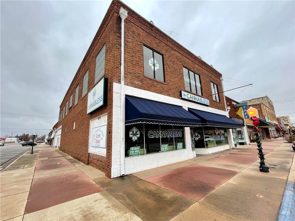 426 Chickasha Avenue - Photo 1
