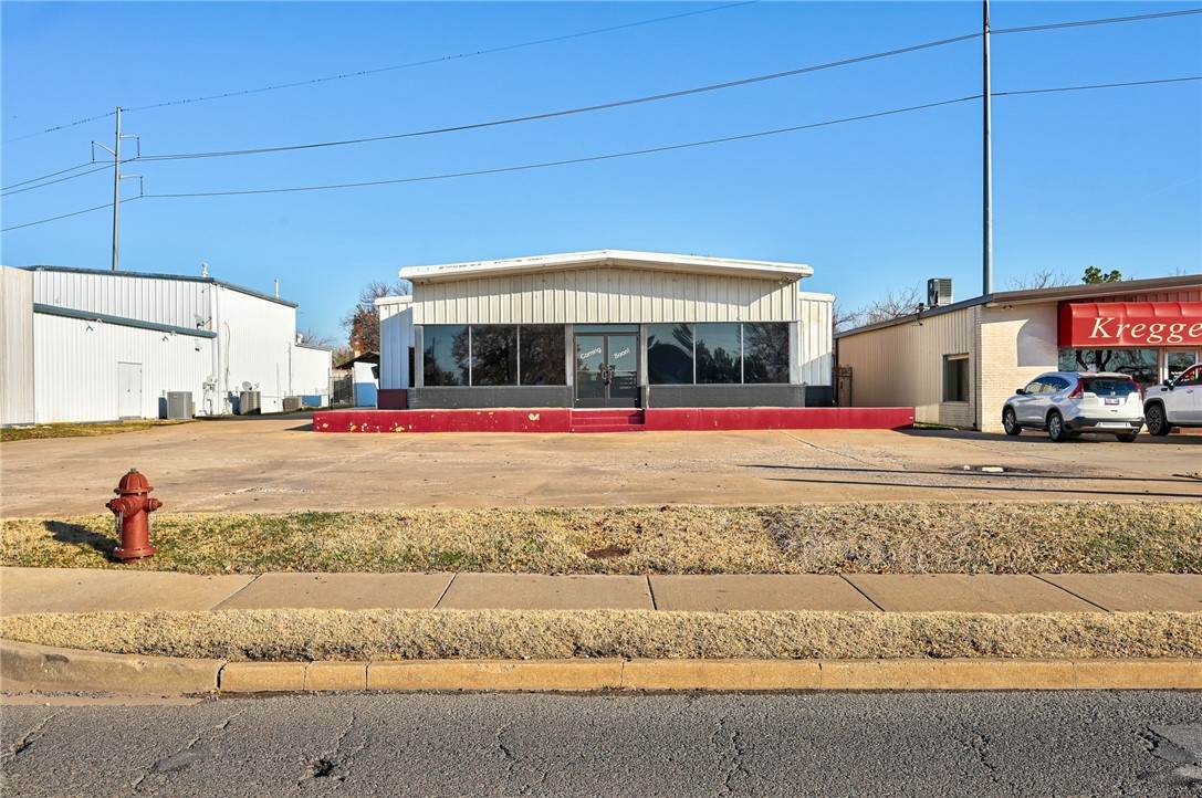 2700 Broadway - Photo 1