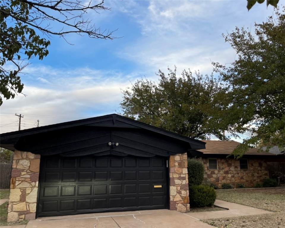 301 Cardinal Circle - Photo 1