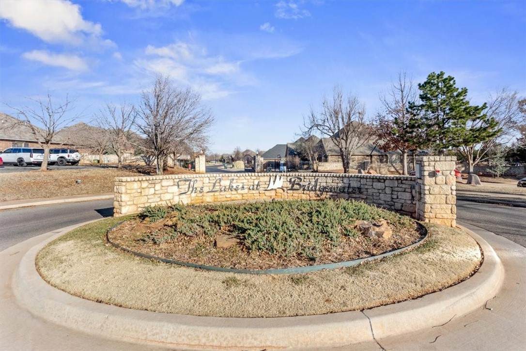 600 Bridgeview Place - Photo 1