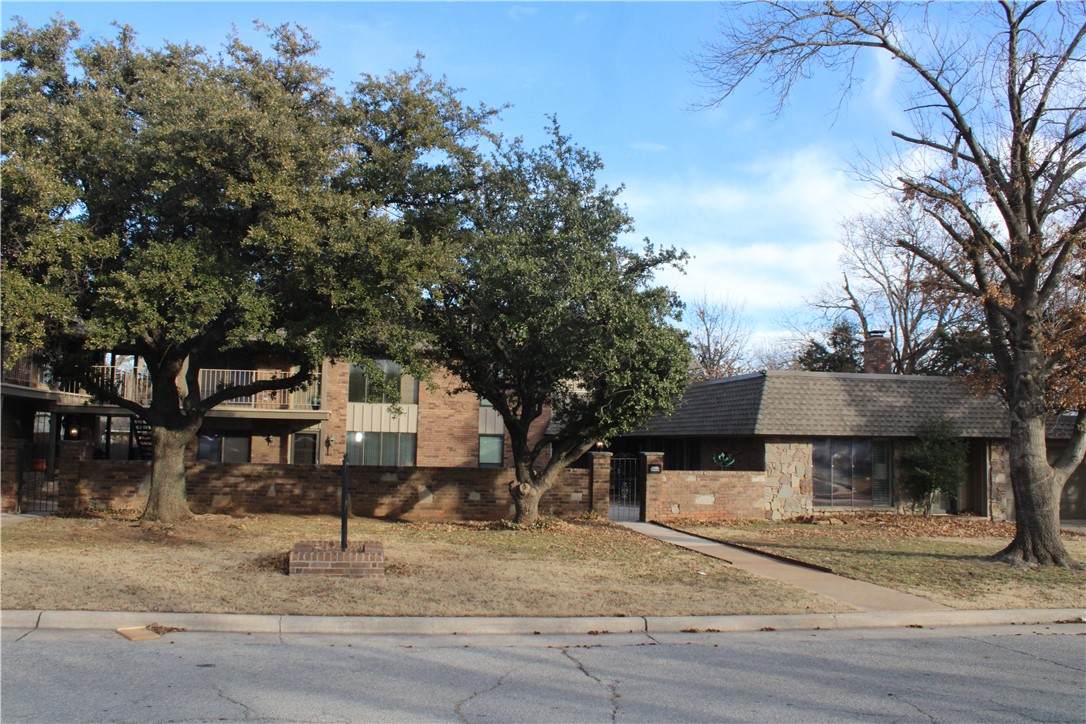 4304 42nd Terrace - Photo 1