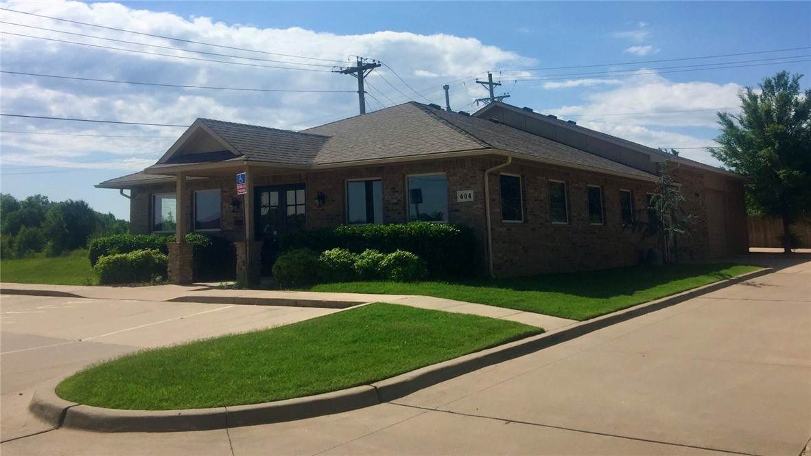 604 18th Street - Photo 1