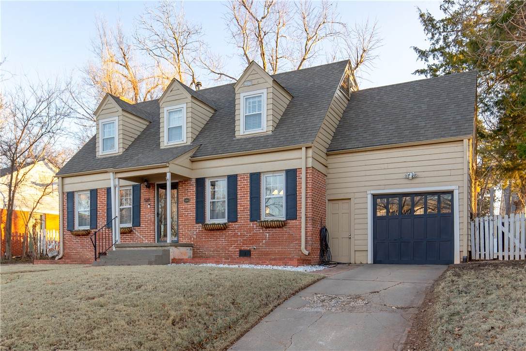 528 37th Street - Photo 1