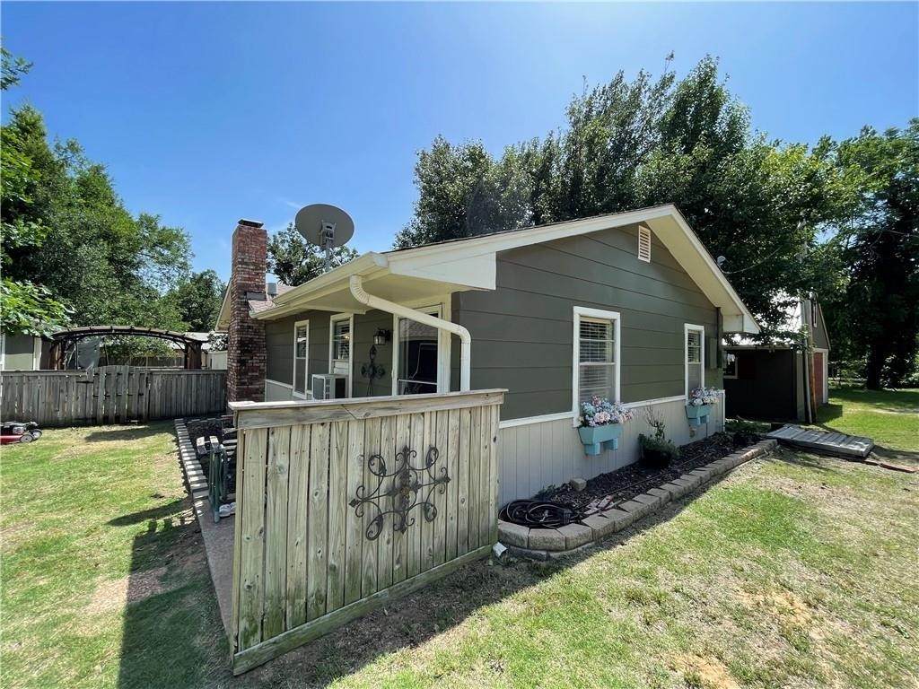 112 Mockingbird Lane - Photo 1