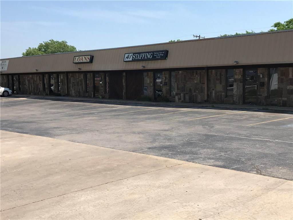 1137 Kickapoo Avenue - Photo 1