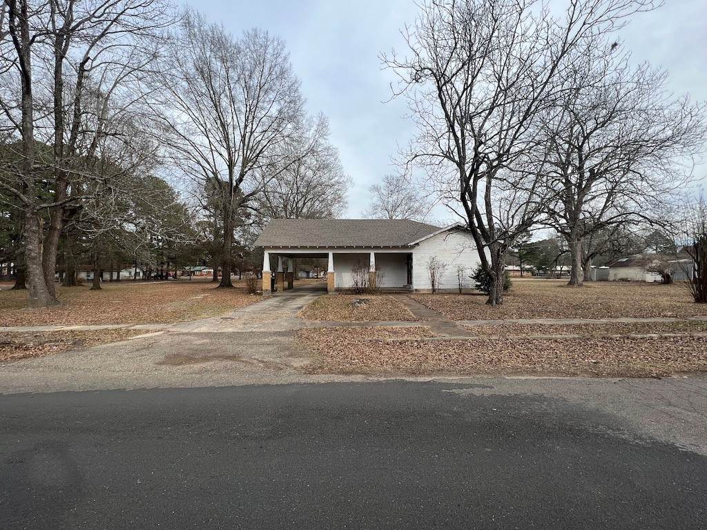 406 Avenue J Avenue - Photo 1