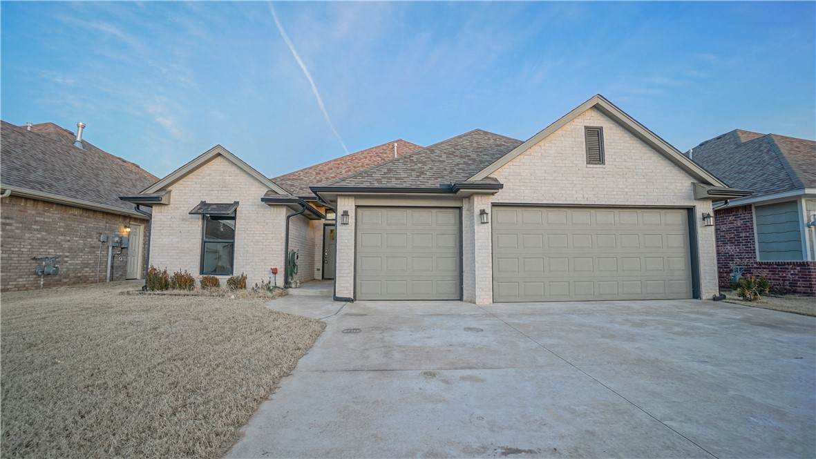 1305 Stone Creek Drive - Photo 1