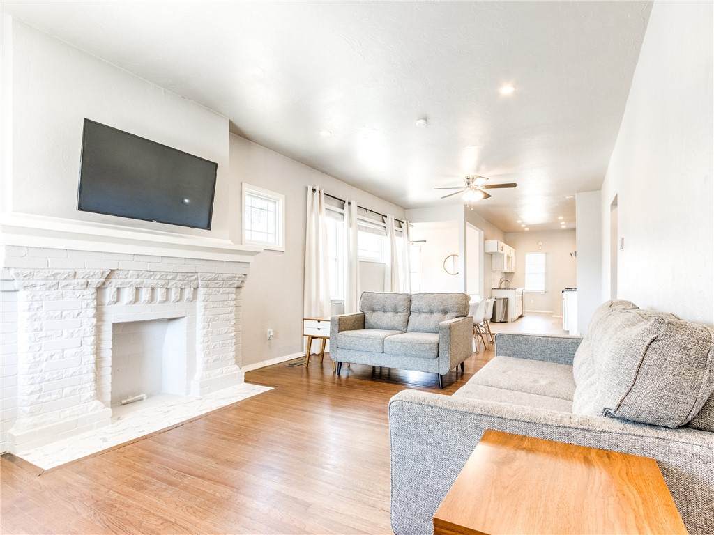 619 34th Street - Photo 1