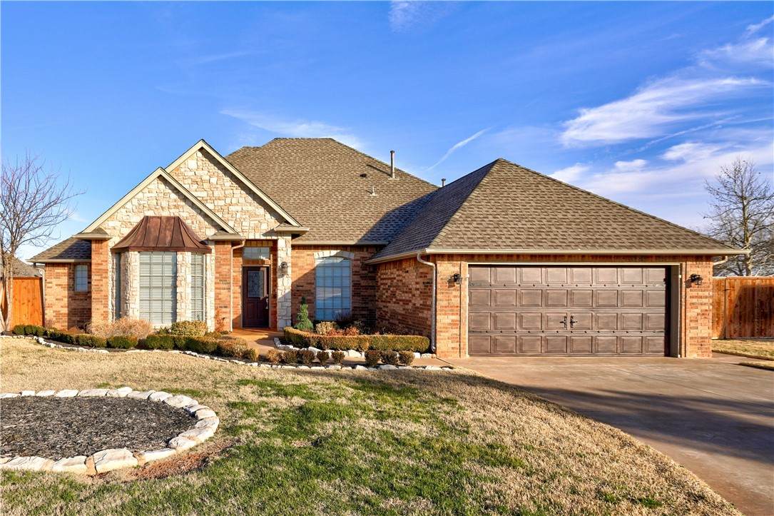 2016 Oak Circle - Photo 1