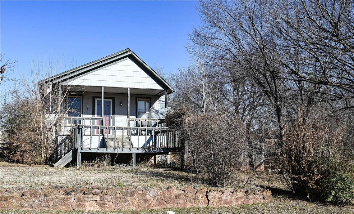 208 10th Street - Photo 1