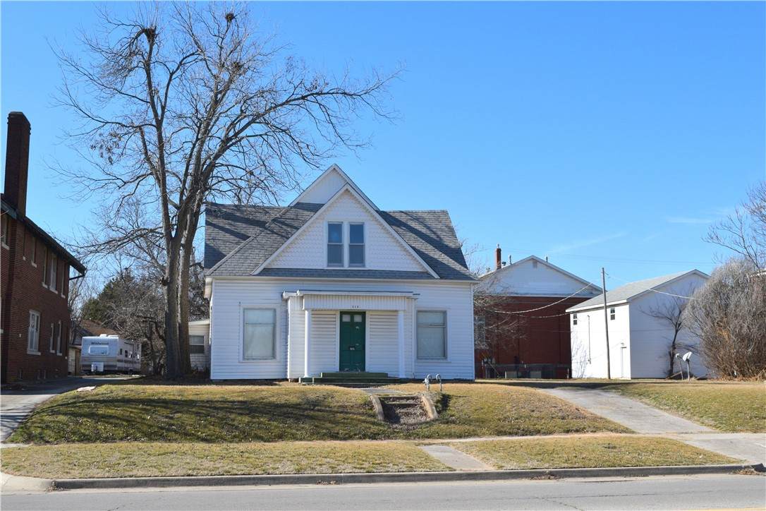 536 Broadway Avenue - Photo 1