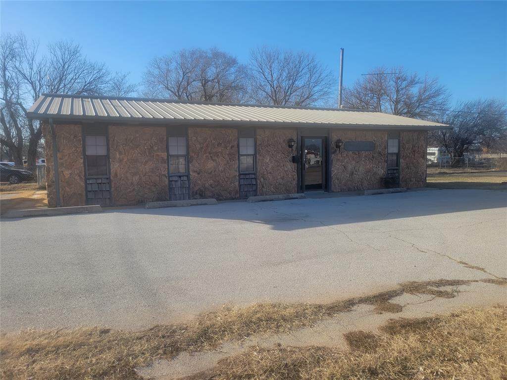 610 4th Street - Photo 1