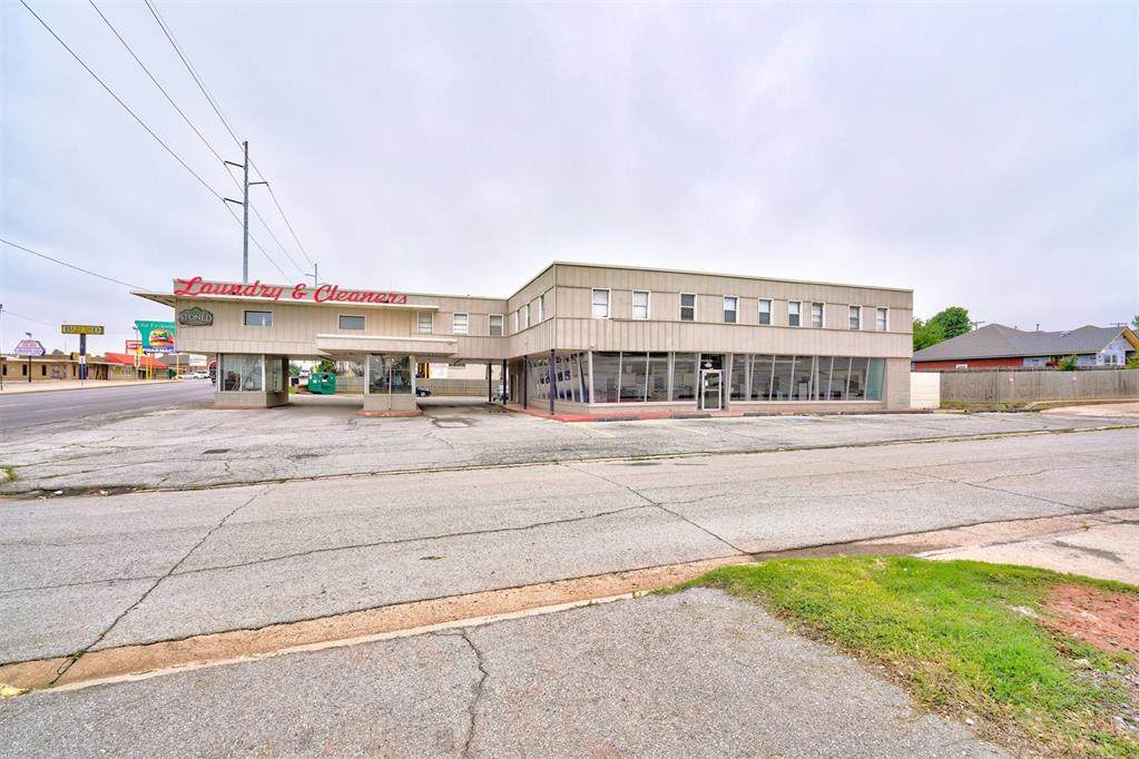 3131 May Avenue - Photo 1